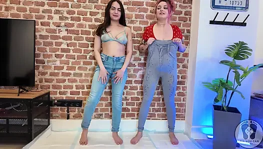 Rebeca Addams и Ana Spears писают на джинсы, показ