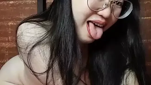 Sexy Asian girl show her ass and pussy for your pleasure