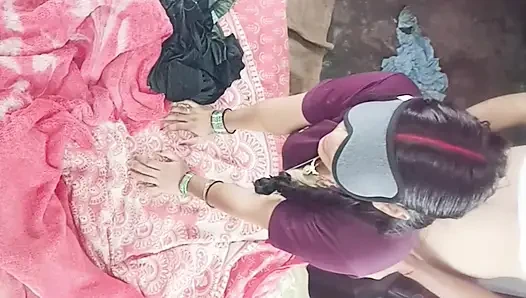 Cewek sange ini lagi asik nyepong kontol sambil nyepong kontol dan ngisap toketnya sambil dudukin kontolnya sambil berbaring lurus - audio bahasa india