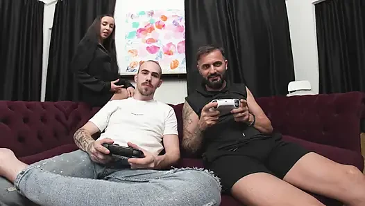Игровые игры Lara Sins