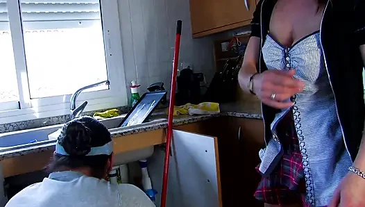 Ateşli orta yaşlı seksi kadına merhamet yok!