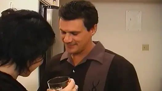 Azgın esmerin mutfak oral macerası