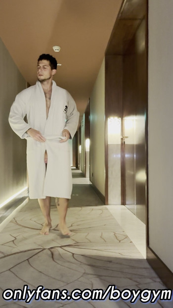 Moj VELIKI KURAC, Na Hotelskoj Izložbi💦