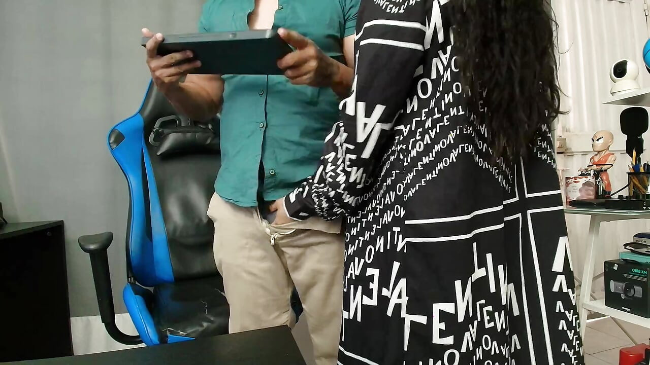 Office mate gets me her Venezuelan ass