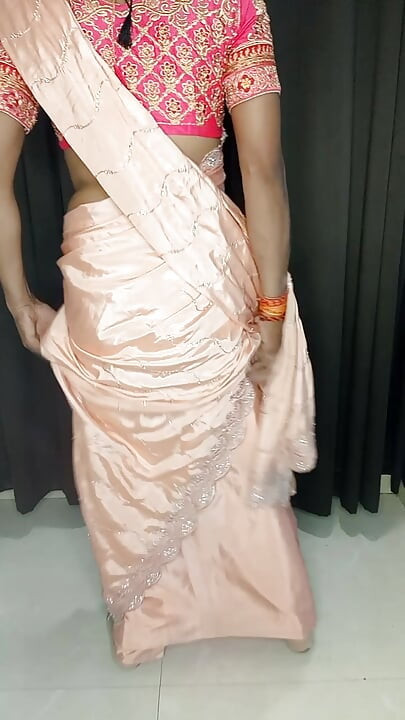 Stepmom looking so hot this saree and ass size