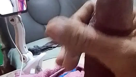 Pertama bulan Juli ngocok sambil nonton video seks sama pantat bahenol