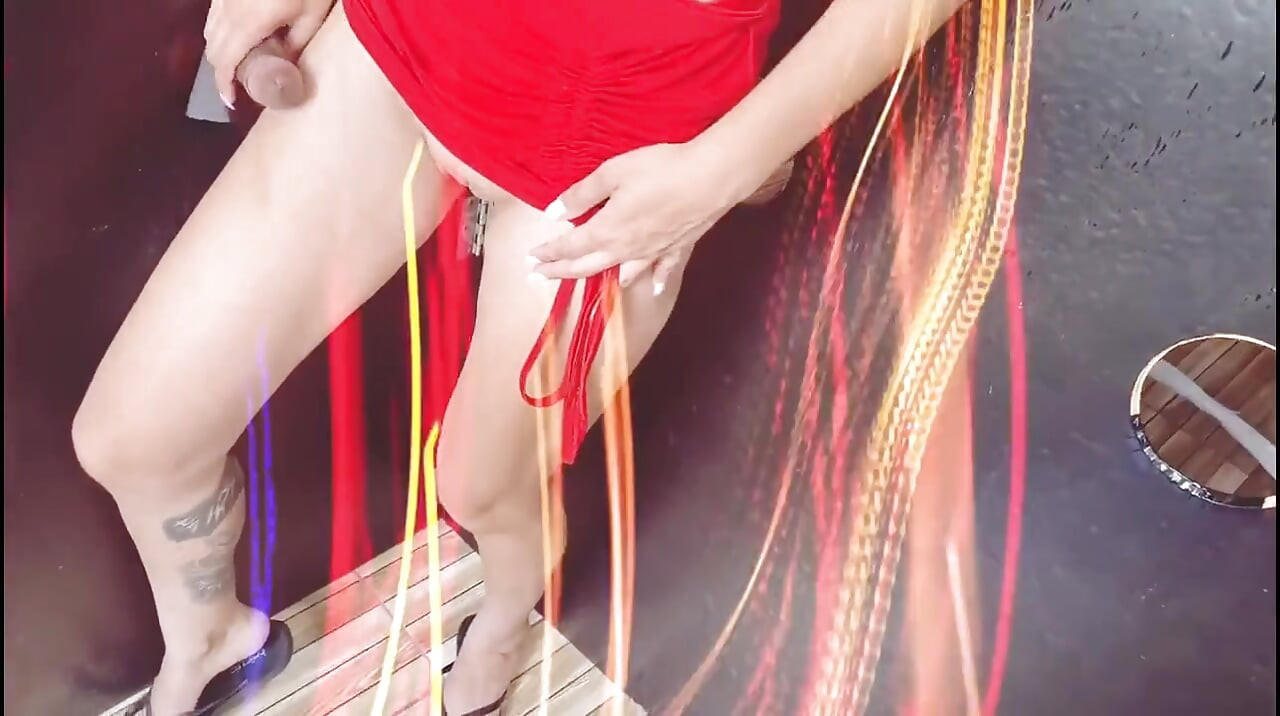 İlk kez eşim ve yetenekli gloryhole ile boşalma atışları ve yabancılar alıyor!