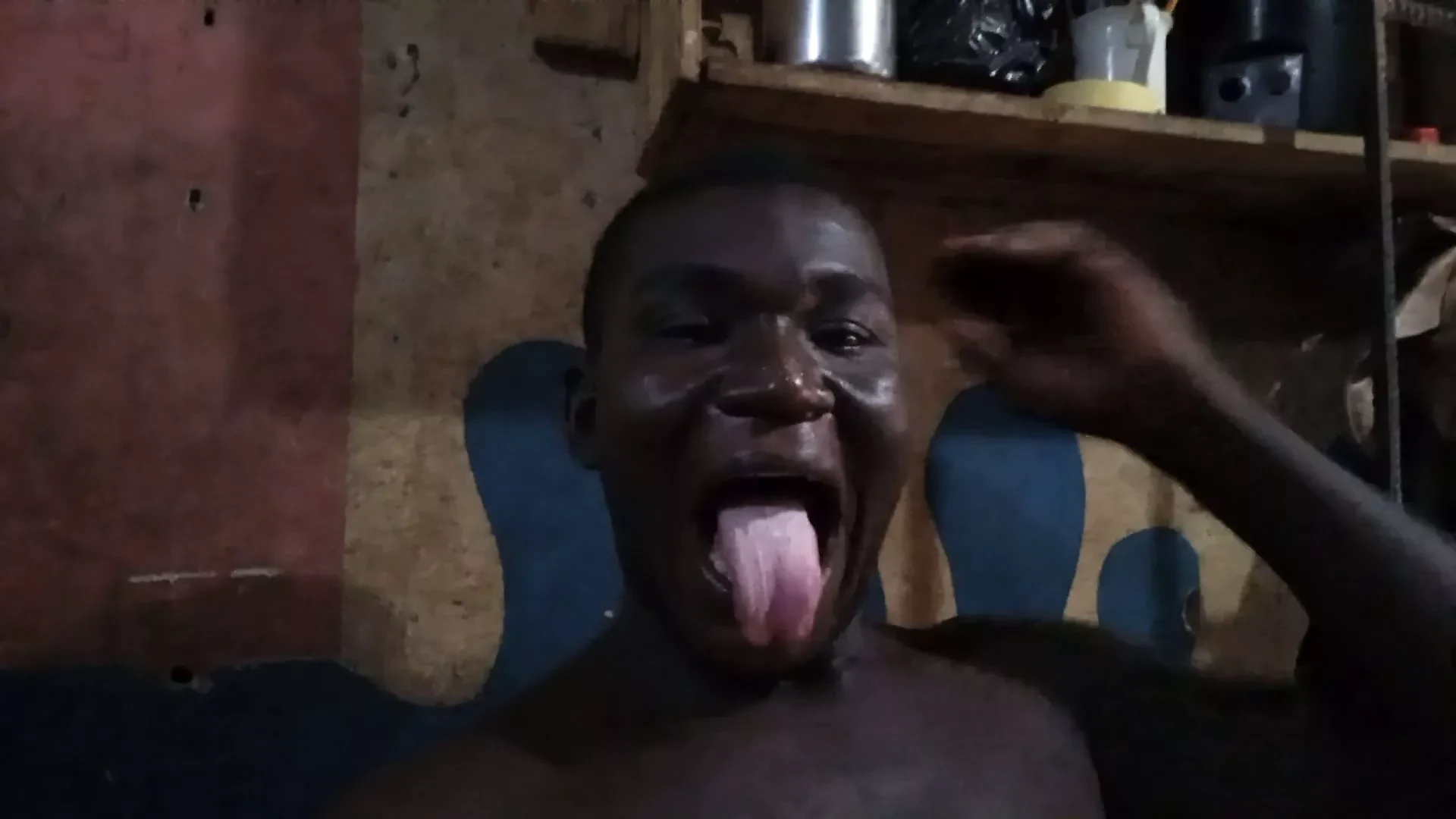 J'attends touts un recruteur d'acteu