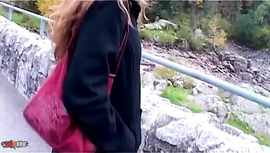 Вайана: Ларри заботится о хорошеньких туристках