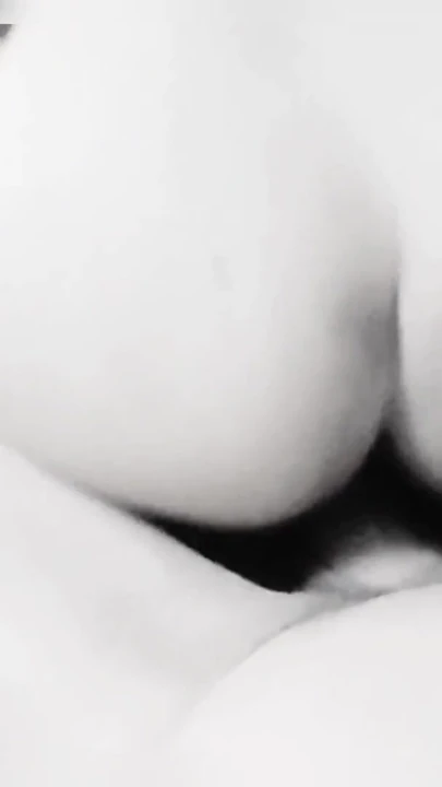 Moments Slow Erotic 系列黑白视频 | 短片 2