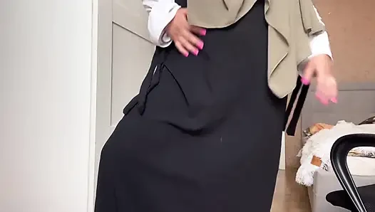 Friend's Arab Wife Gives JOI