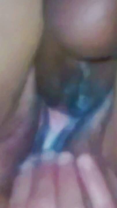 Pecinta kontol besar muncrat beberapa kali di dalam erangan, multi-orgasme istri cuckold.