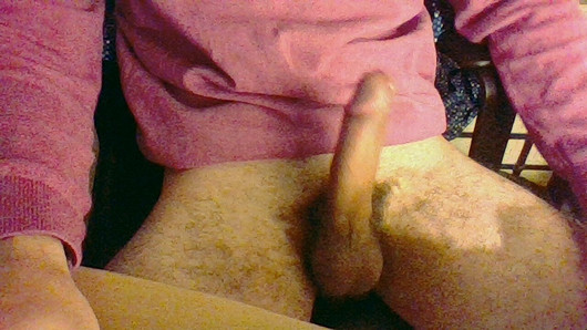 Guy like show his dick in fron of his Webcamera