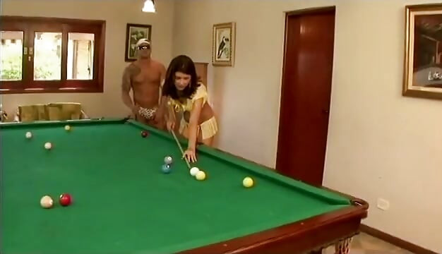 Jovem foda adora ter sua buceta e cu comido antes de chupar pau