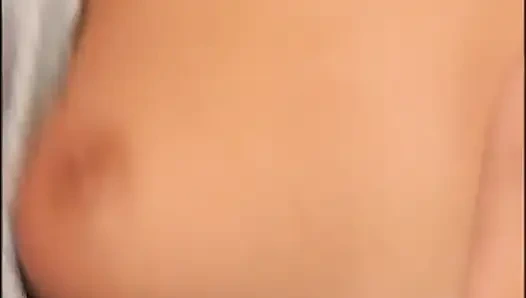 Seksi esmer kadın barda götünü sikiyor... ağzına boşalma