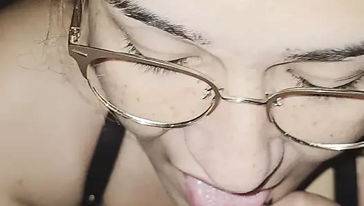I give a blowjob to a stranger