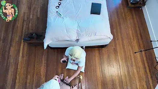 En iyi erkek arkadaş genç hemşireye büyük yarakla çoklu orgazm yaşatıyor