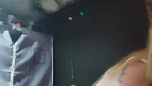 Yastığımla zengin sikişiyorum