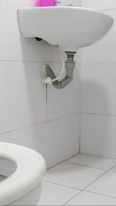 Nezaboravan trenutak iz "Amaterska kamera snima medicinsku sestru kako u javnom WC-u"