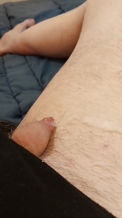 쩌는 쩌는 발정난 Sissygasm