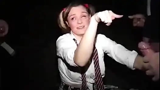 Küçük Liseli Kız Domalıyor