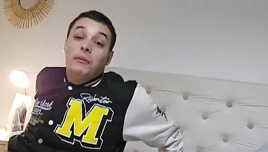 Komşum onu prezervatifsiz sikmemi istiyor