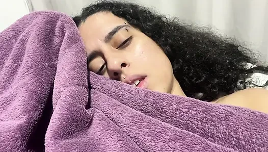 Hairy pussy Under blankets