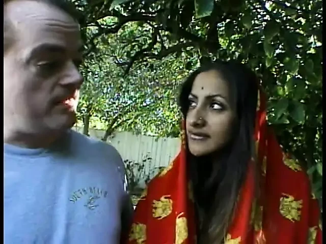 Indian slut in sari sucks meaty boner while getting her wet starved cunt banged