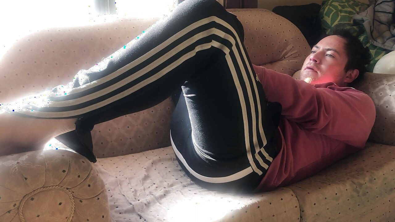 A Quick Masturbating Session in the Afternoon