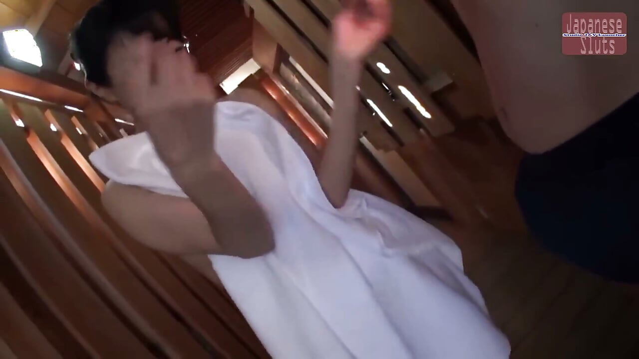 การพักผ่อนในน้ําพุร้อนผู้ใหญ่เต็มไปด้วยความปรารถนา - Ep1