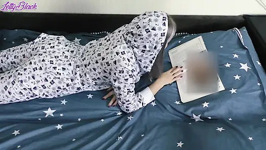 Stiefschwester schlafanzug blowjob + bauchlage mit sperma auf den arsch
