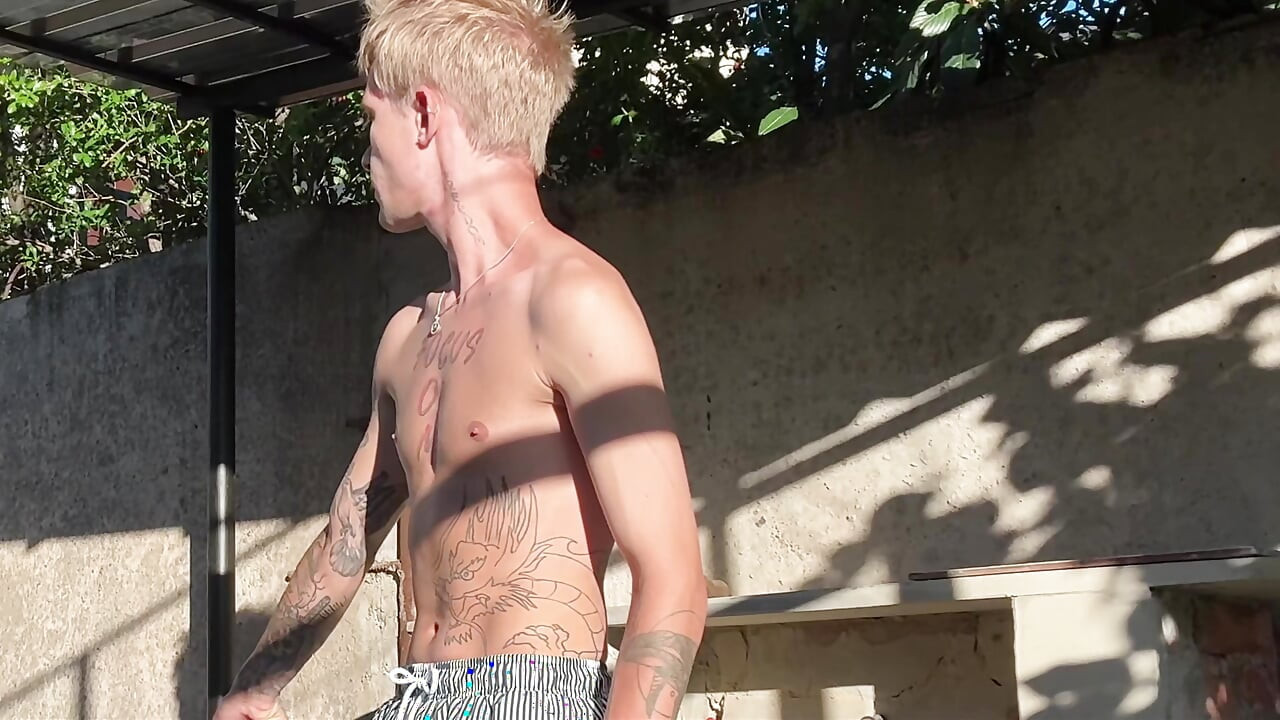 Fucked a Cute Guy Gardener, Deep Throat Blowjob and Fucked a Tight Twink Ass and Came