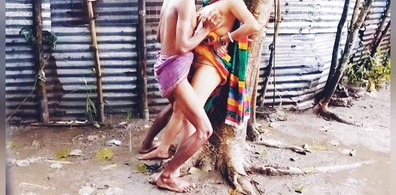 Big Tits Big Ass Desi Bhabi in Teen age Fucks Devar in outdoor Rainy season.