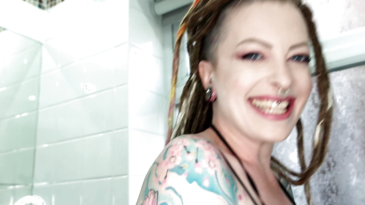 Piggy Mouth Cuckold Scene