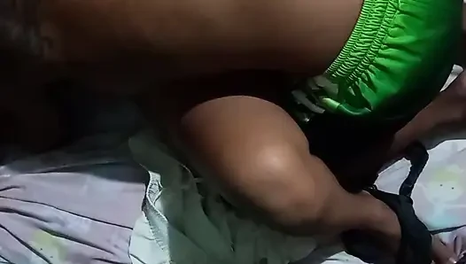 nagtatry na ule sya mag threesome gamit ang dildo