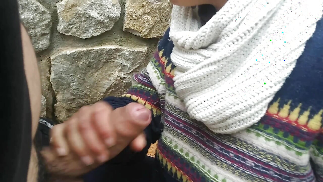 RISKY BLOWJOB IN THE STREET PUBLIC PARK