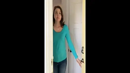 İnek Öğretmenlik Yaparken Kızıl Saçlıyla Sikişiyor