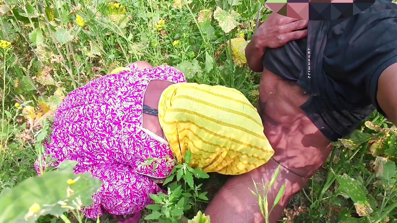 Bangali makan Malkin ke sath majdur ne jungle me mangal Kar diya.madhu bhabhi ko bhaiya ne khet me chut ki chudai kar diya xxx