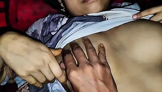 Gadis hot 18 tahun asal bengali dengan memek sempit dan toket aduhai