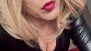 Jenyfer trans travesti perra rubia salope chienne