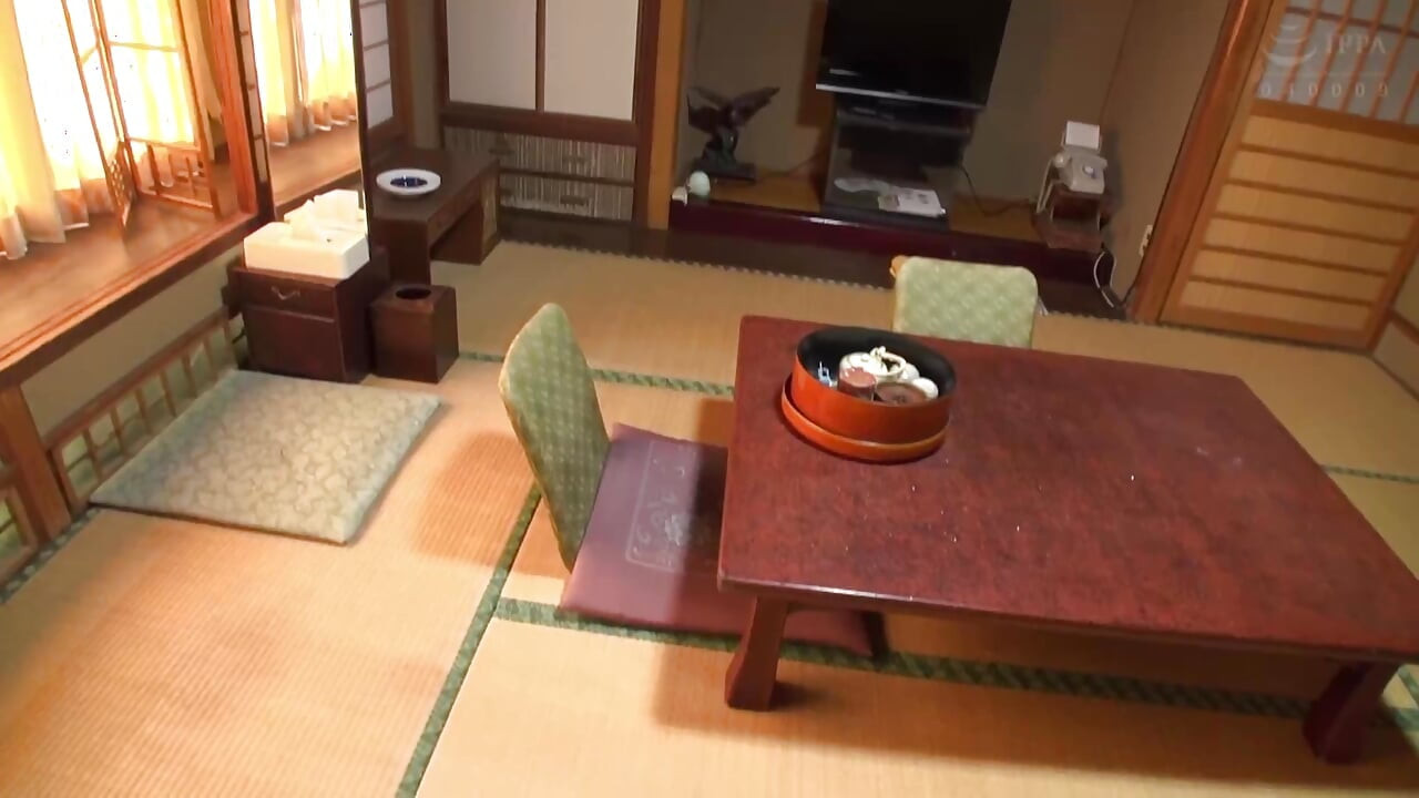 ビデオ配信会社「セイラ」による自撮り投稿 - さまざまな温泉を訪れる旅