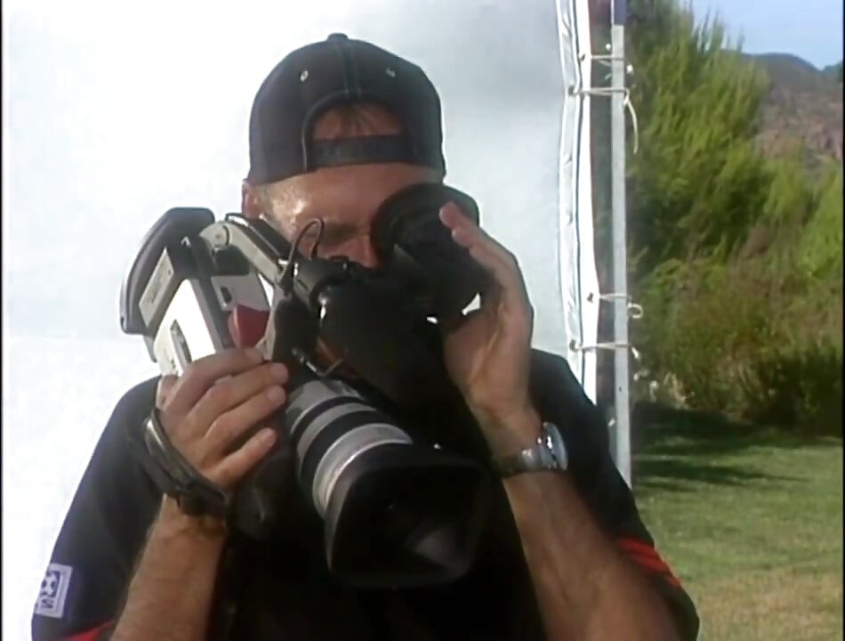 Menjilat di luar kongkek menjolok... Pancutan mani dalam mulut