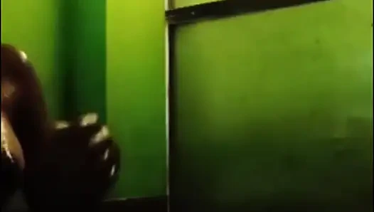 18+ indisches teenie fingert Orgasmen nach dem badezimmer desi dorf Bhabhi sahnige muschi