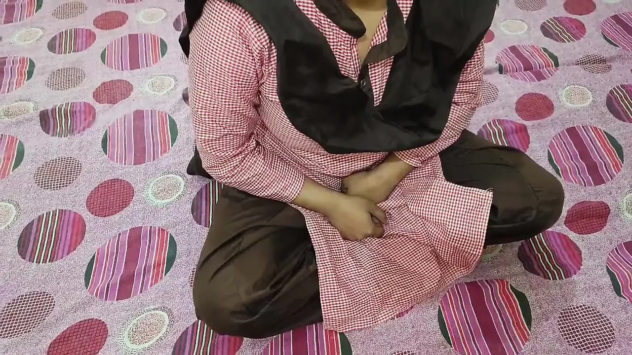 Desi College Girl First Time Sex with Boyfriend in Hotel