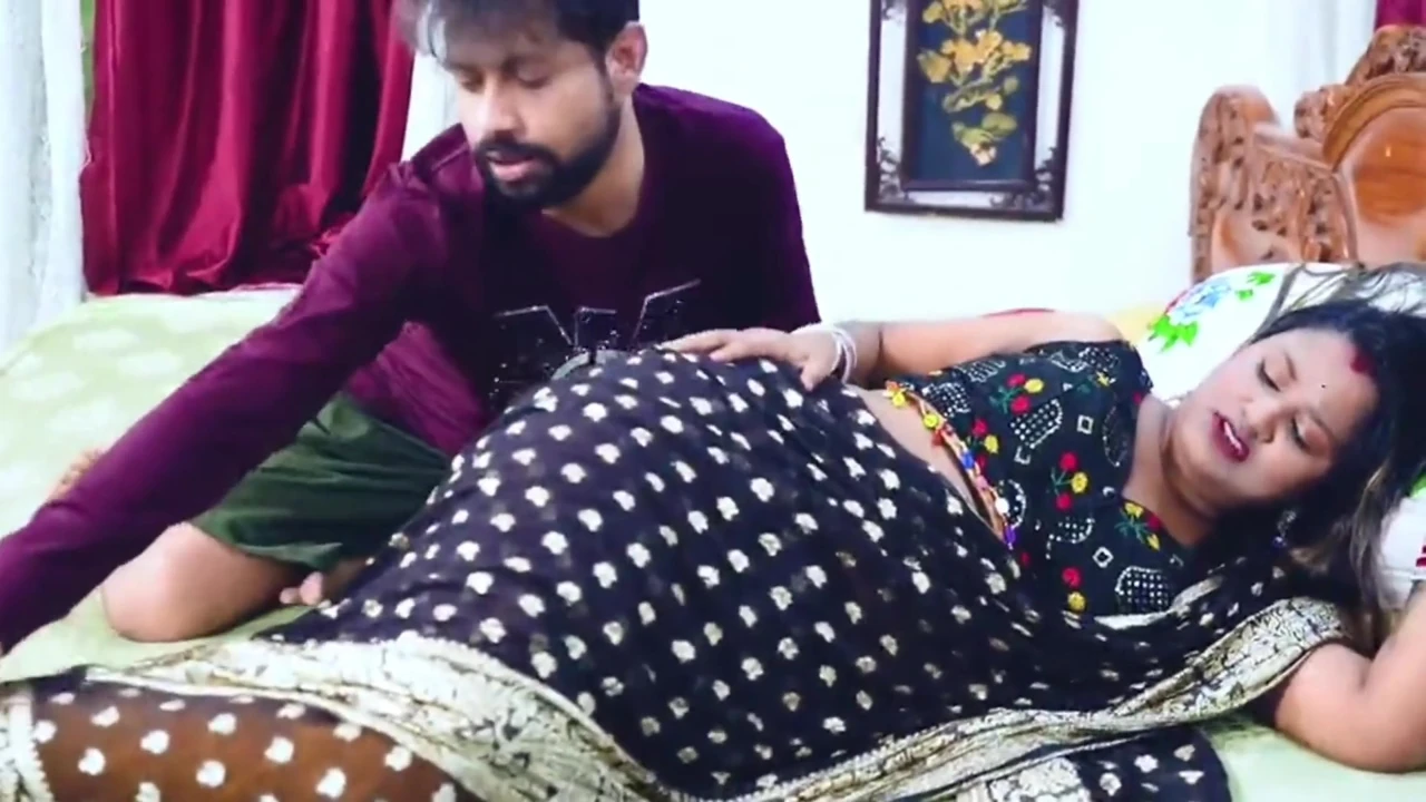 Soteli bahan ko chodte dost ne dekh liya