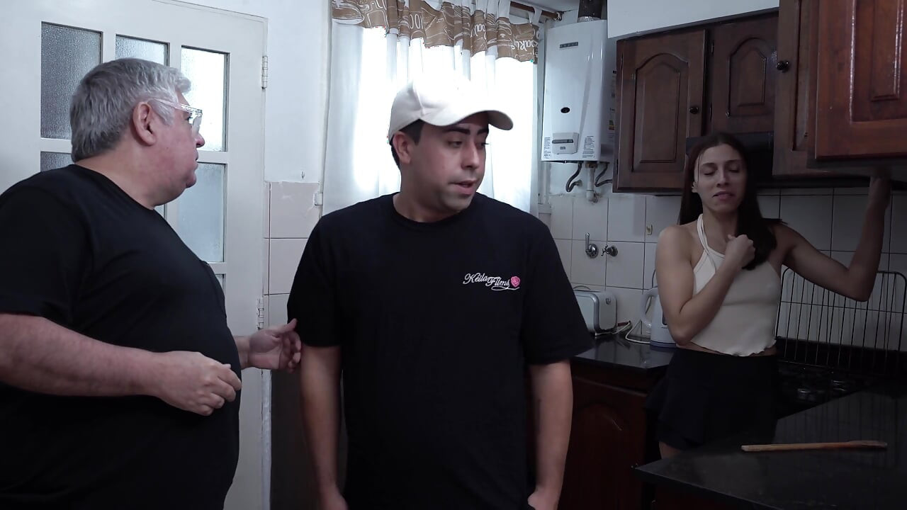 Lynn Scream Forgets I'm Her Husband and Gets Fucked by Delivery Man Nicoph Cuckold Real