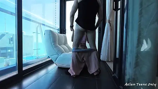 Aku orgasme super besar setelah ayah tiriku menghukumku dengan 8 posisi yang berbeda