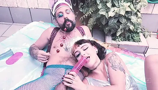 Çift Carnival'da tanıştı ve ilk virajda seks yaptı