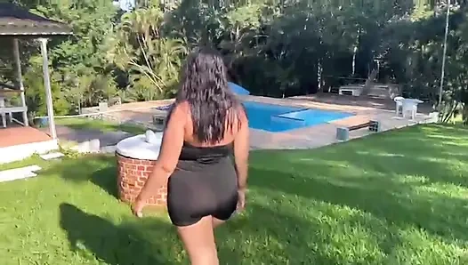 Saya membuat impian saya menjadi kenyataan Saya berenang telanjang di kolam tetangga saya lalu saya memberinya vagina panas saya