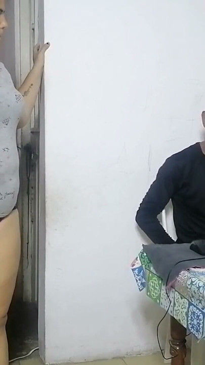 我變態的繼兄讓我給他口交，他把它放進嘴裏，然後我最終操了我繼父的有錢人和雙性戀 | 短片 2